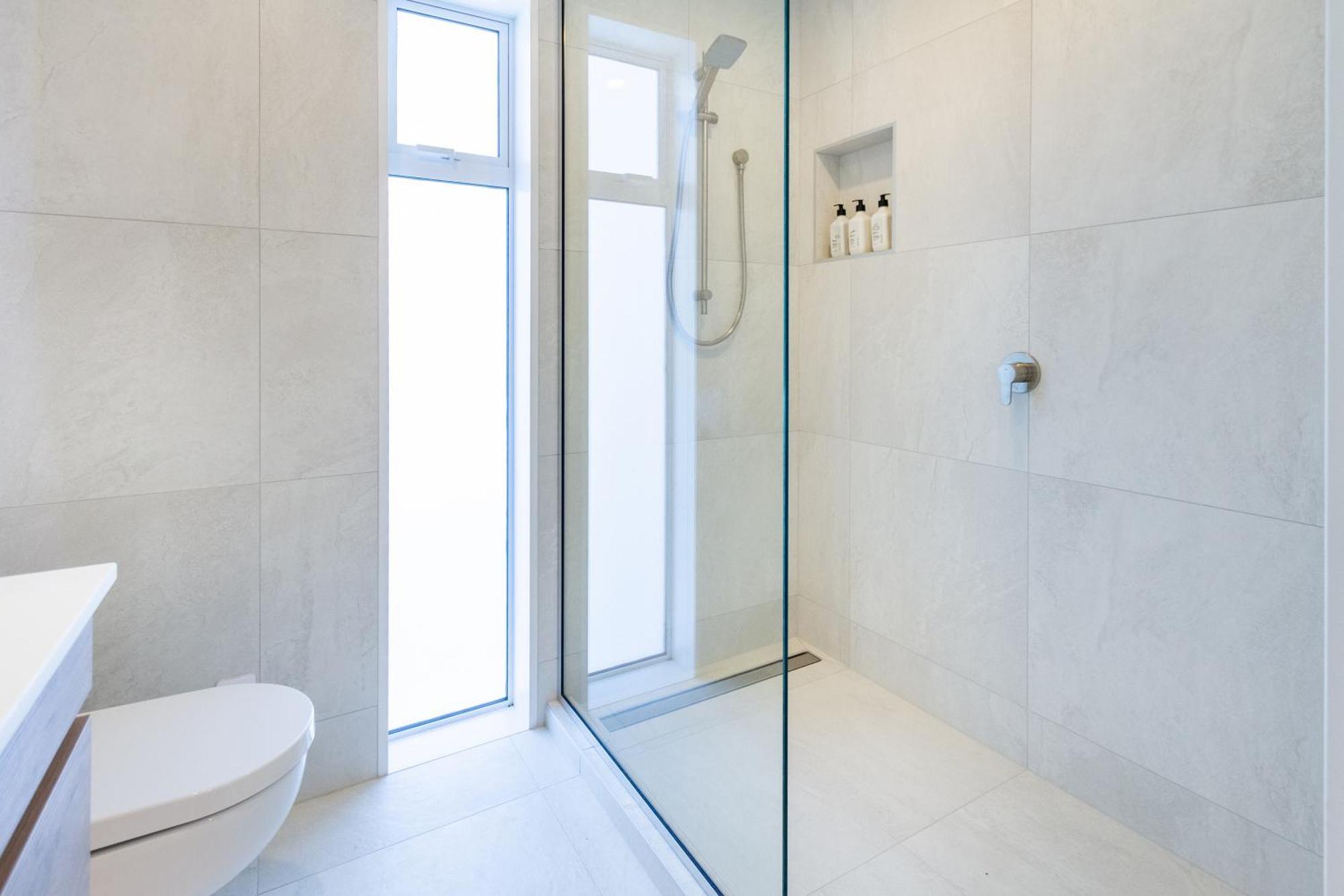 Luxury Beachside Living Elegant 3-Bedroom Haven Christchurch Eksteriør billede