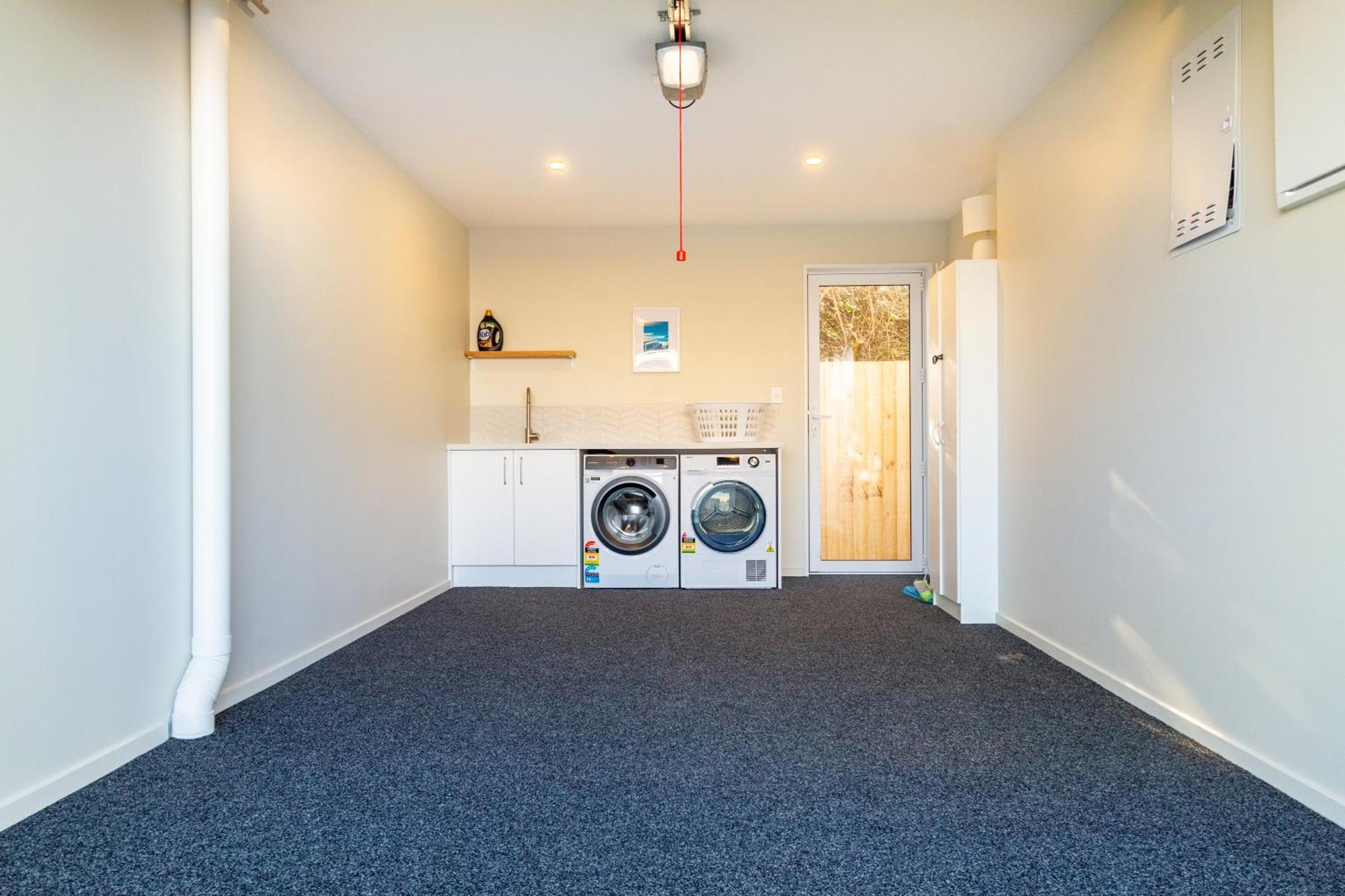 Luxury Beachside Living Elegant 3-Bedroom Haven Christchurch Eksteriør billede